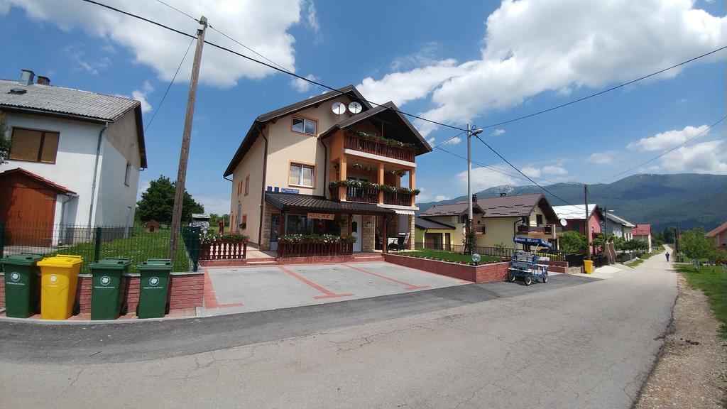 Guest House Mijic Korenica Exterior photo